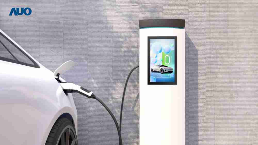 友達〝EVSE車用充電樁解決方案〞專為電動汽車充電樁設計，，，具有高亮度、、、克服戶外艱難環境的耐溫、、、、耐紫外線等特性，，並搭載散熱性及擴充性強的高效能工業電腦，，可實現人機互動訴求，，如資訊顯示、、支付等應用