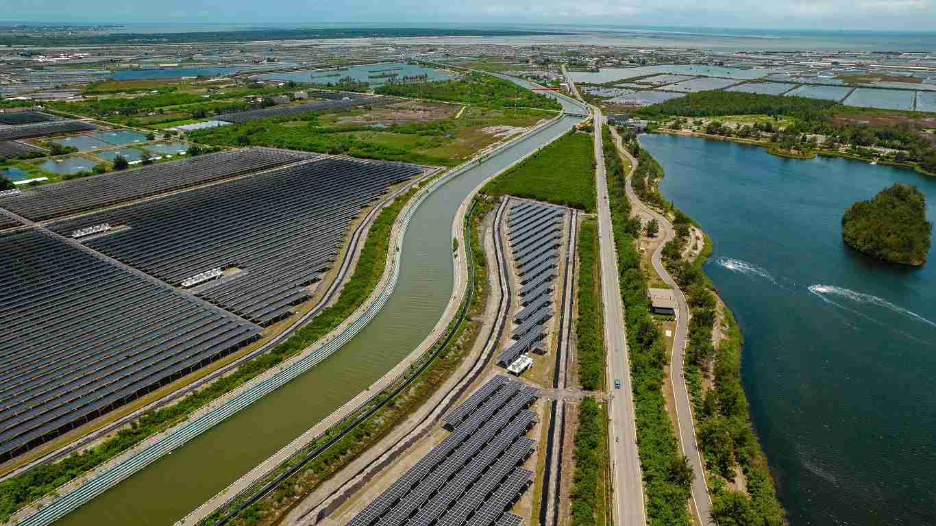 2468BET能源事业提供智慧能源管理、、、太阳能监控管理、、全方位电厂建置及运维解决方案，，，并拥有管理超过6000案场的经验